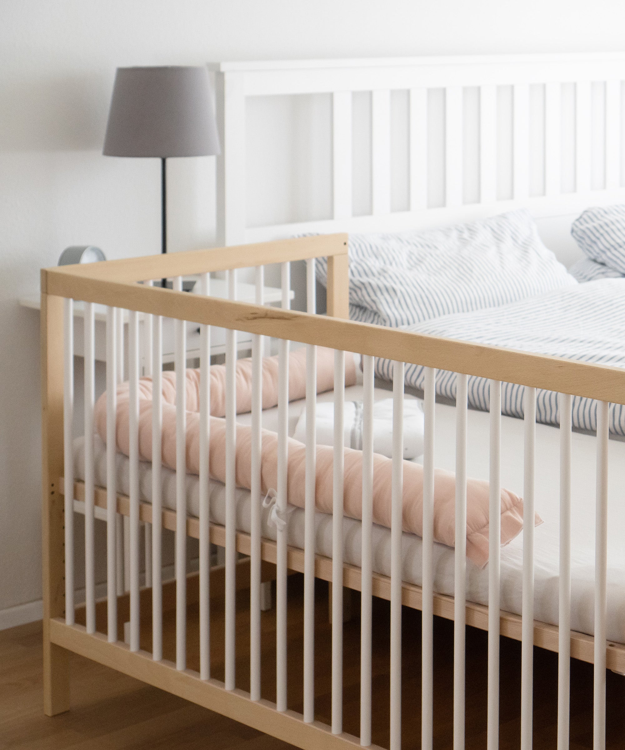 ehrenkind-babybett-pur-h-henverstellbares-gitterbett-aus-buchenholz-natur-wei image 7