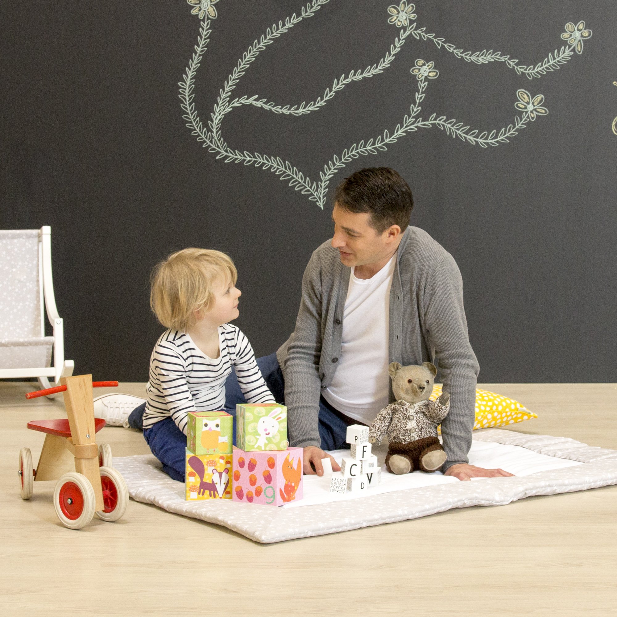 babybay-krabbeldecke-135x100-cm-wei-perlgrau-sterne-auch-als-kinderbettdecke-nut image 5