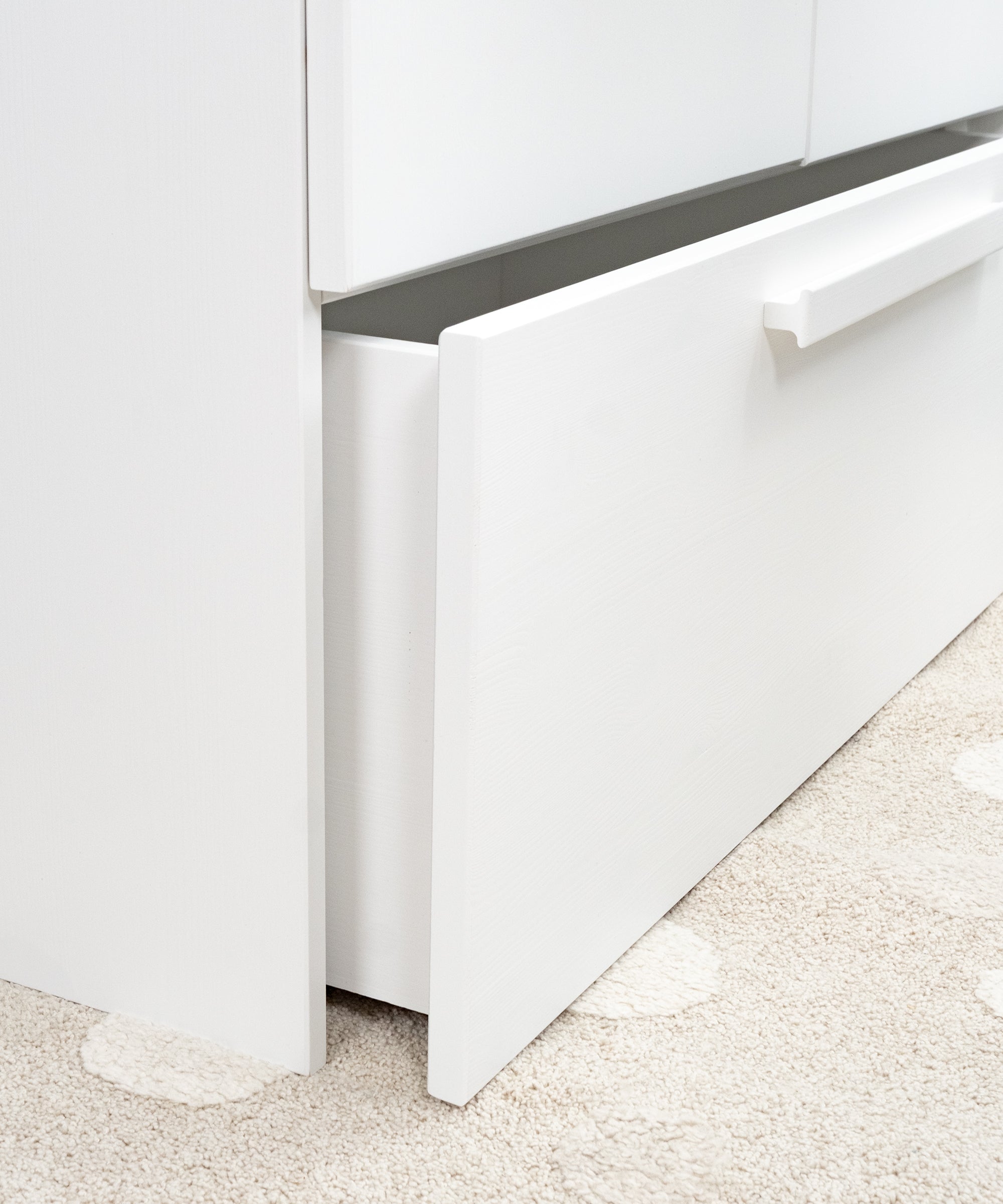 ehrenkind-kleiderschrank-linia-mit-rollschublade-kiefer-wei-100-cm image 7