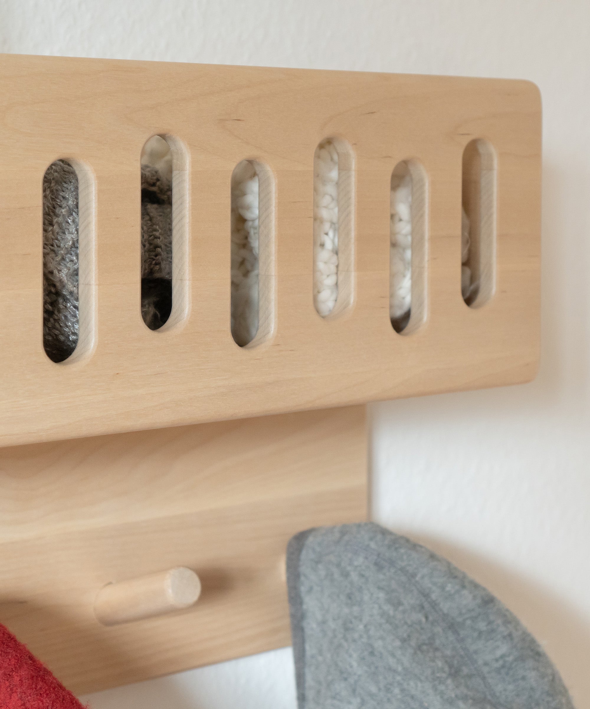 ehrenkind-kindergarderobe-aus-birkenschichtholz-mit-ablagefach-und-buchenholz-ha image 8