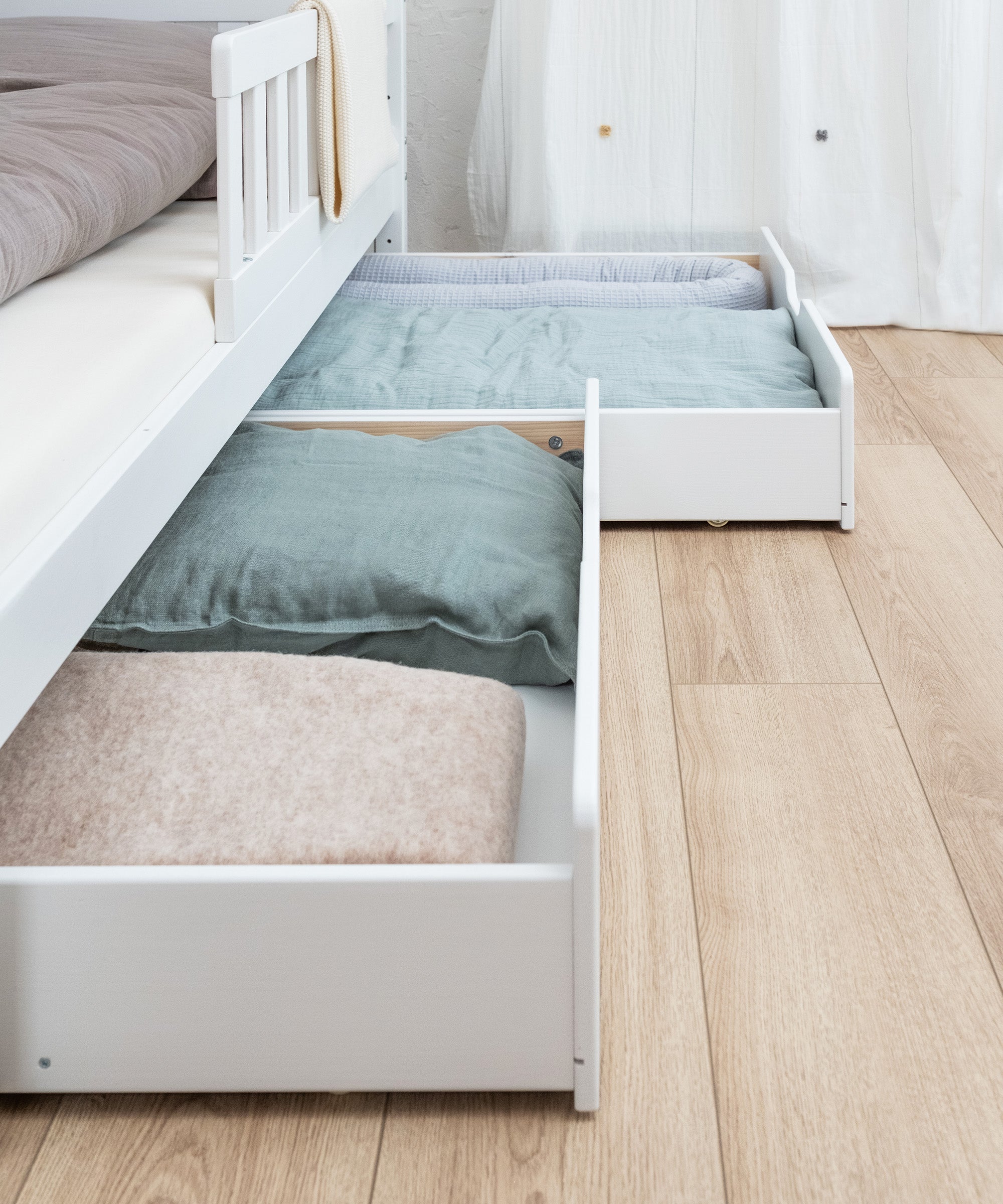 ehrenkind-hausbett-lille-kiefer-hellgrau image 7