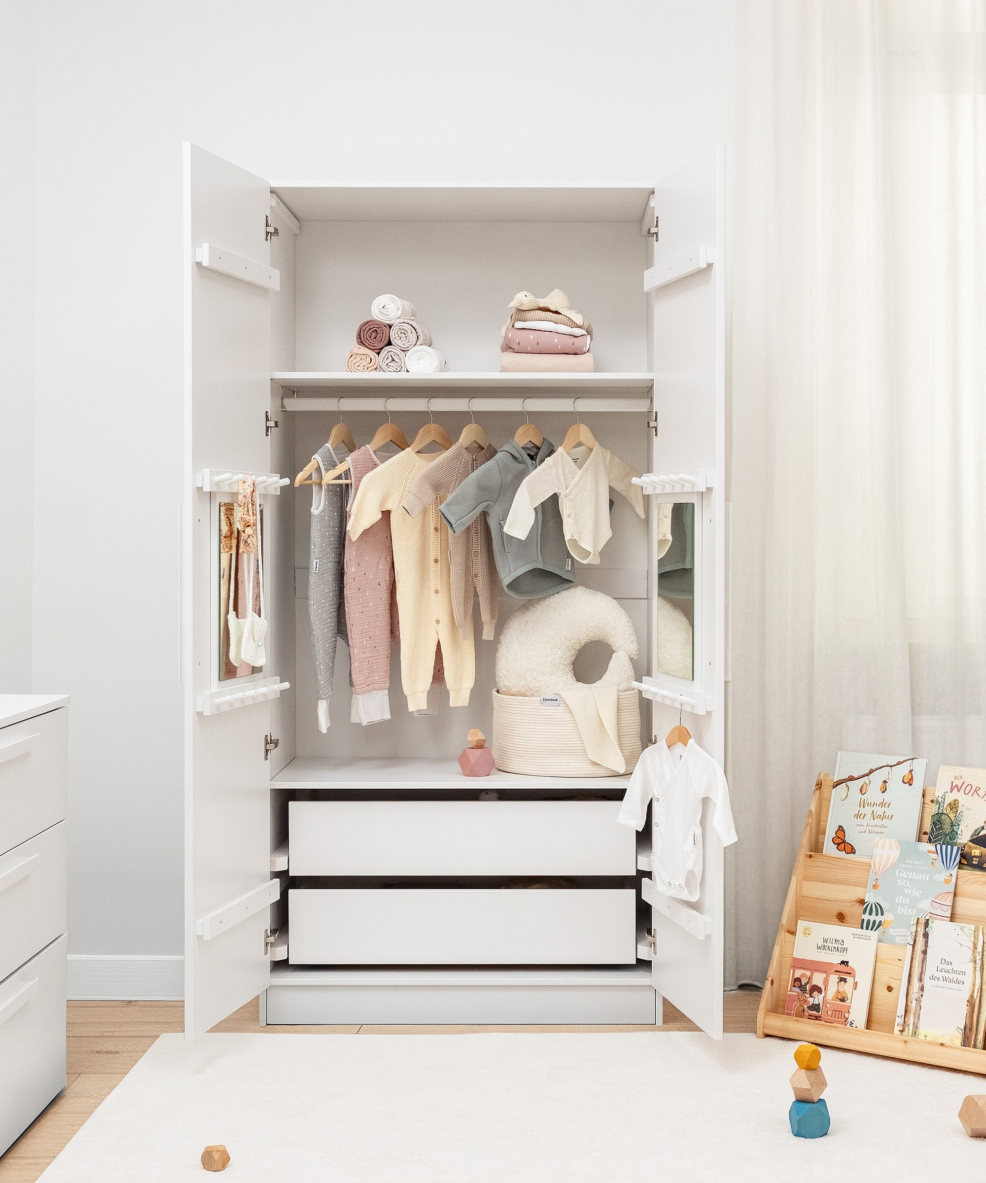 ehrenkind-linia-kleiderschrank-100-cm-breit-kiefer-wei-lackiert-2-t-ren-mit-klei image 3