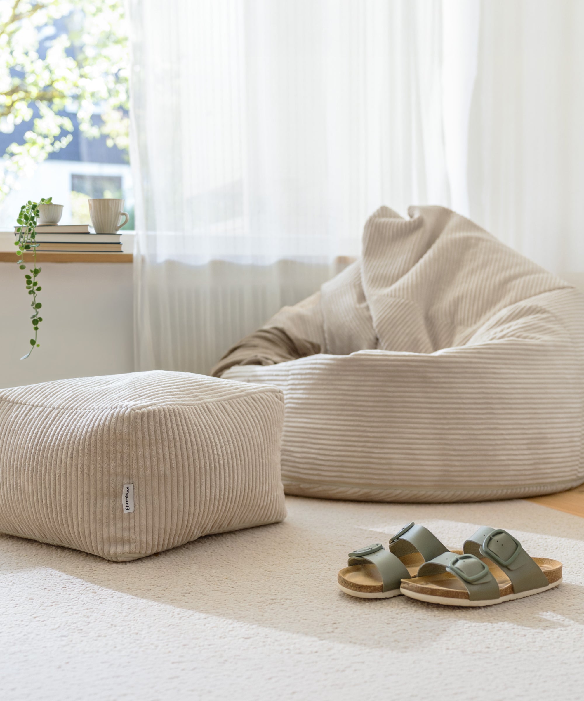 ehrenkind-sitzsack-pouf-eckig-aus-cord-formstabiler-hocker-f-rs-kinderzimmer image 2