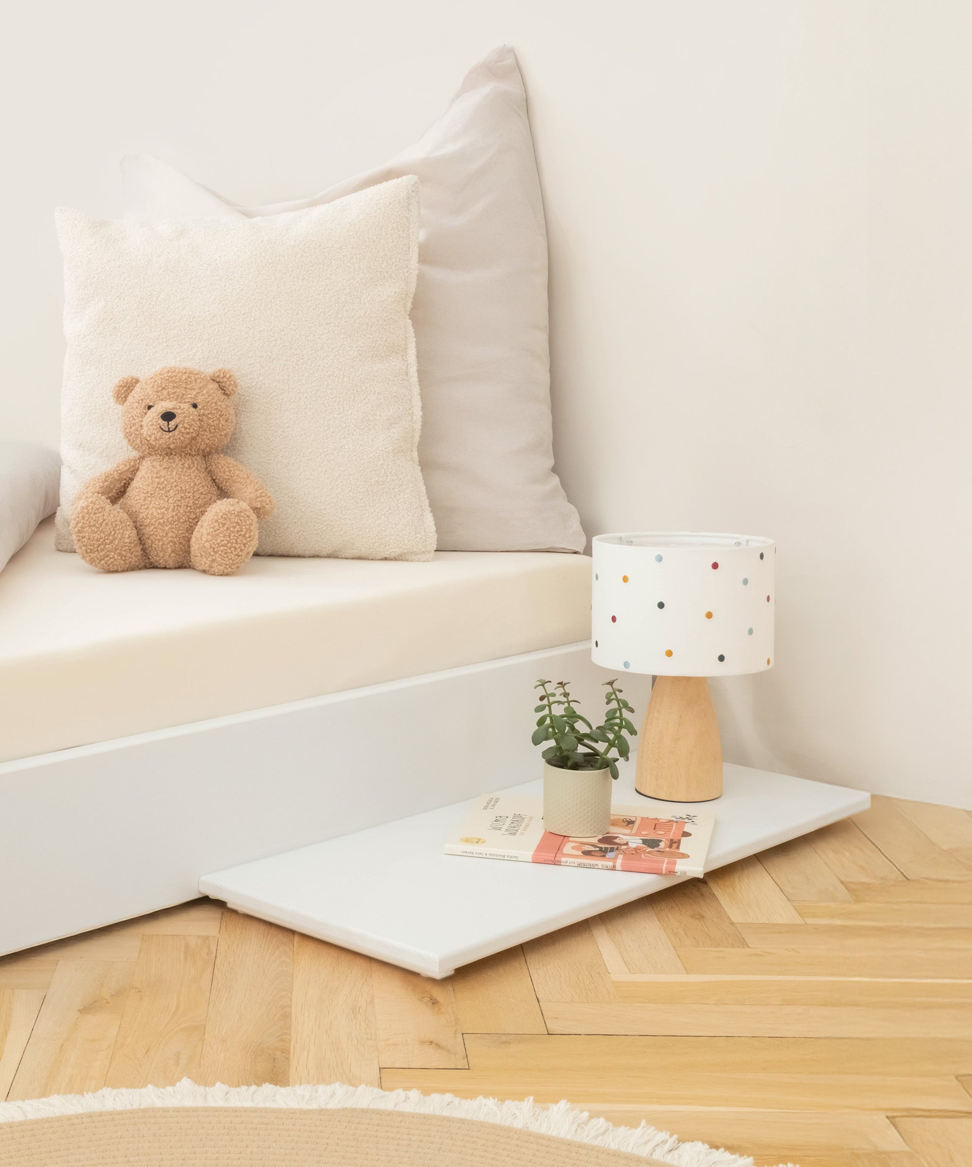 ehrenkind-seitenablage-plano-kiefer-wei-passend-zur-bettenserie image 3