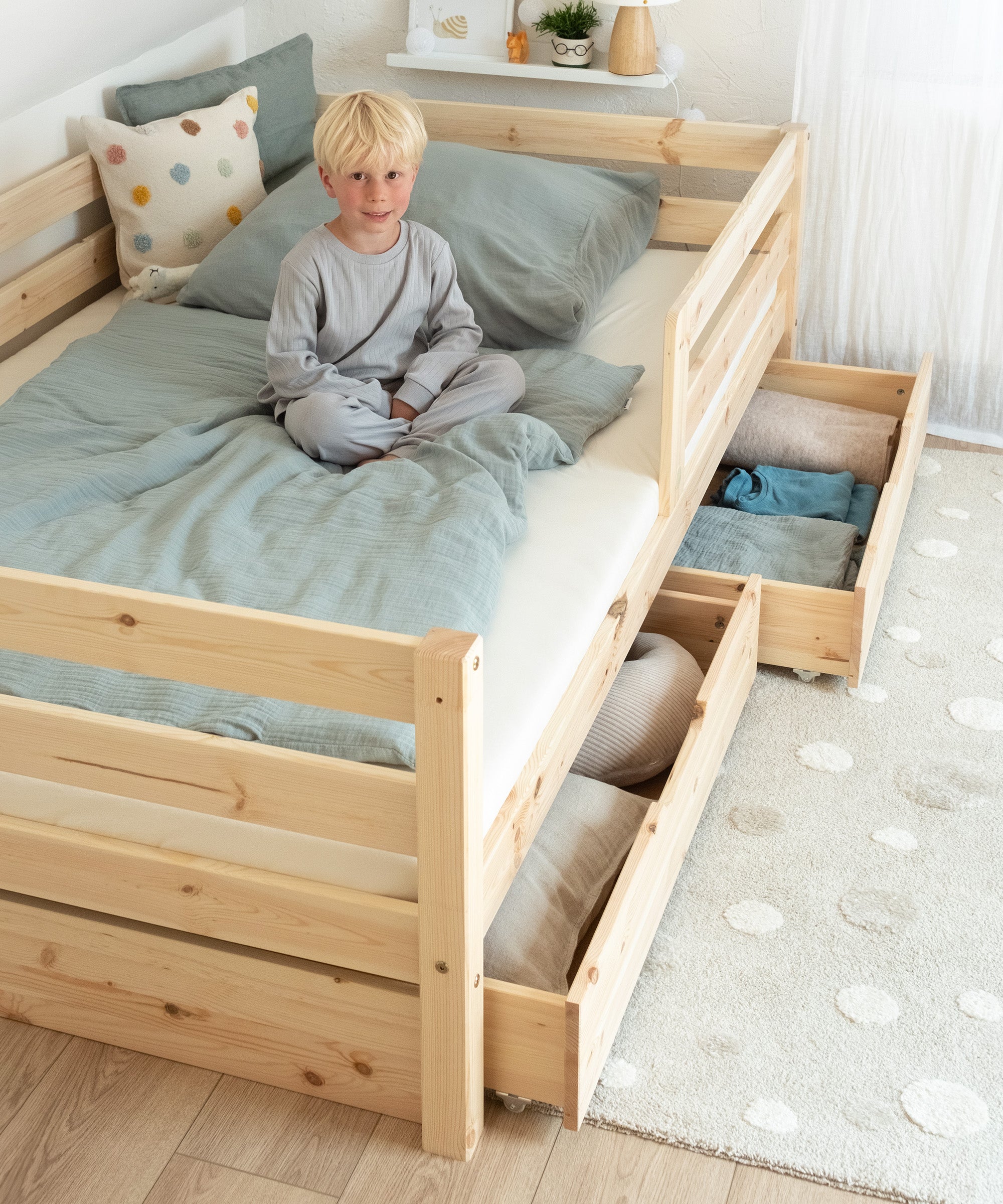 ehrenkind-kinderbett-sona-fsc-kiefernholz-natur-mit-abnehmbarem-rausfallschutz image 7
