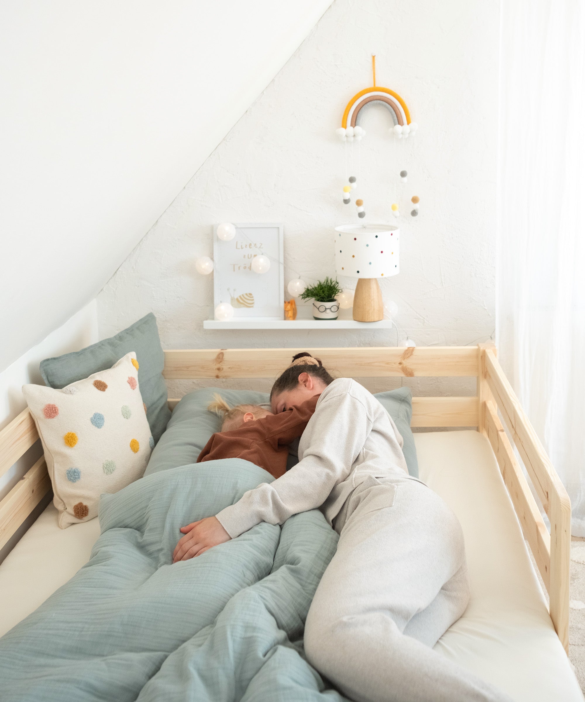 ehrenkind-kinderbett-sona-fsc-kiefernholz-natur-mit-abnehmbarem-rausfallschutz image 8