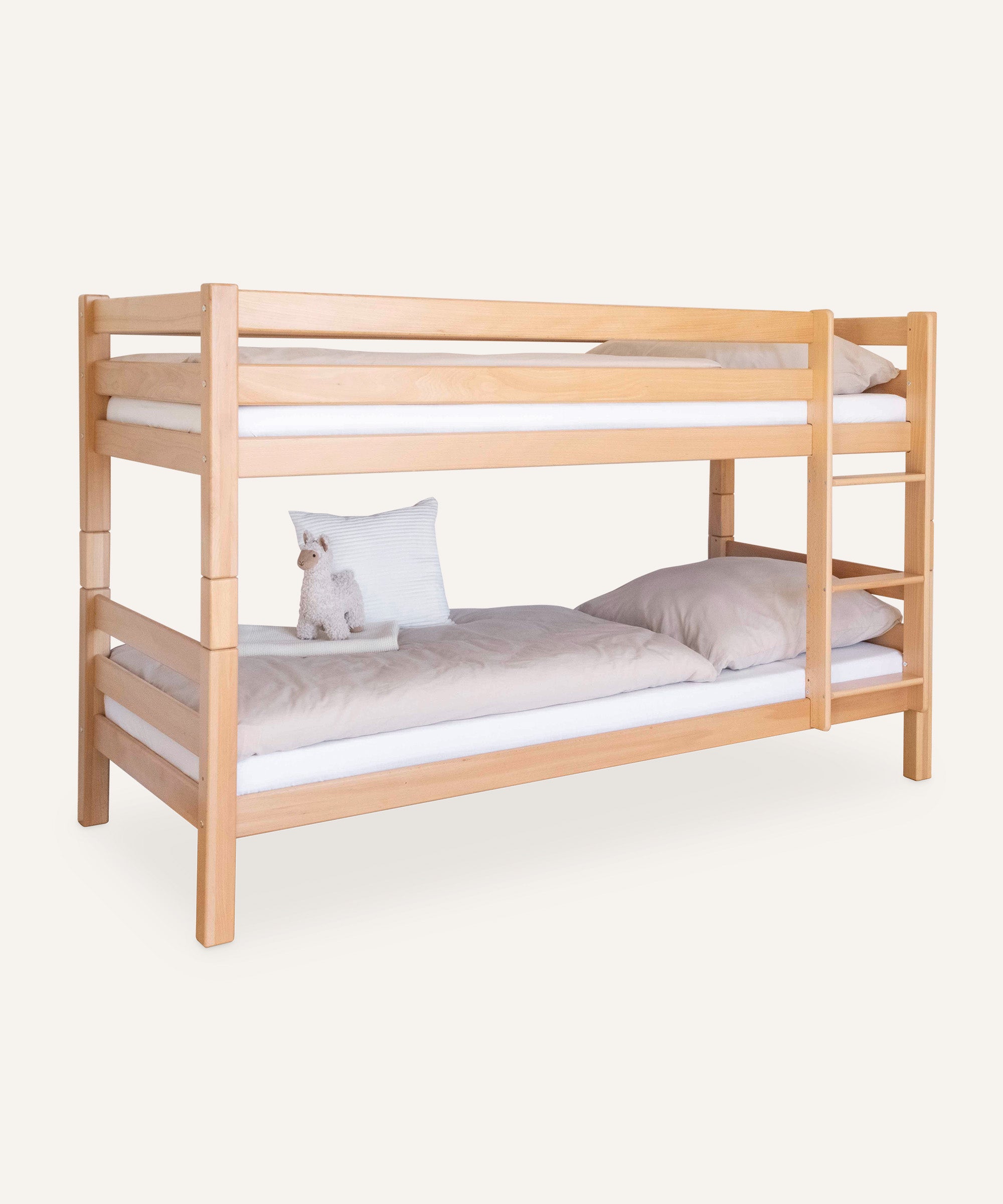 ehrenkind-etagenbett-mittelhoch-aus-buche-platzsparend-stabil image 1