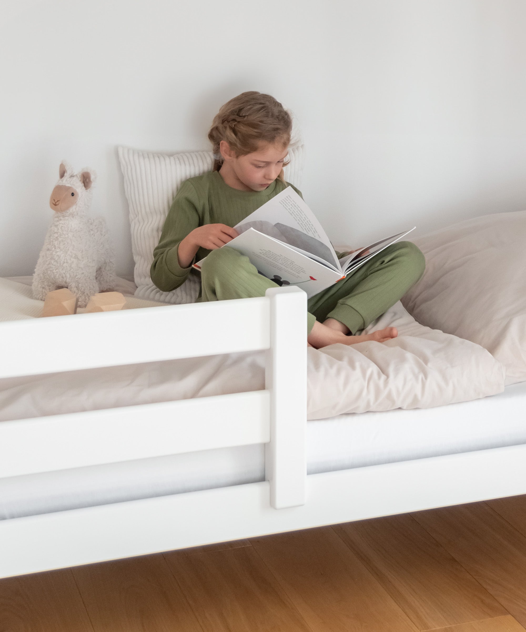ehrenkind-etagenbett-mittelhoch-b-ware-aus-buche-wei-kinderetagenbett-mit-spedit image 2