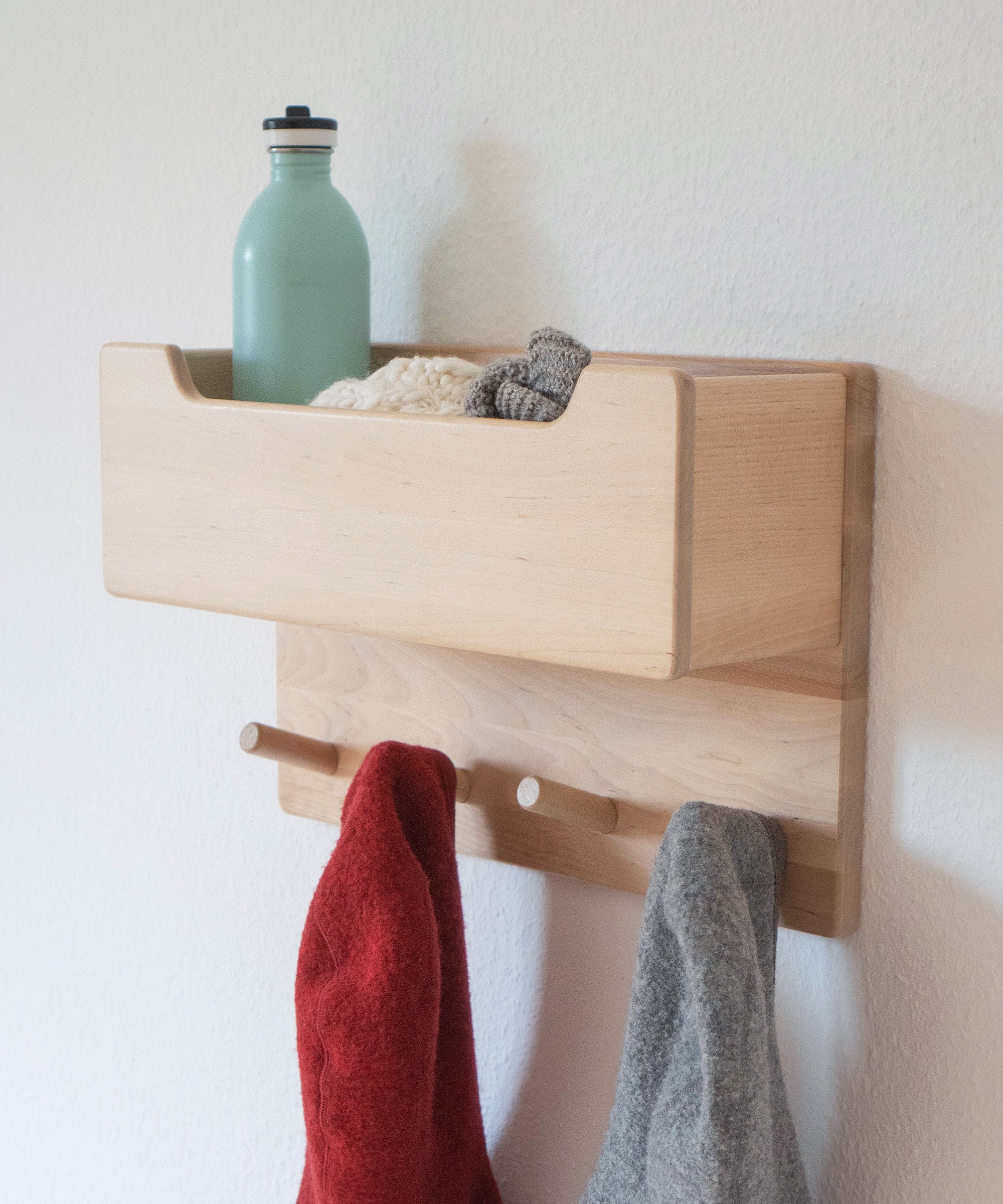 ehrenkind-kindergarderobe-aus-birkenschichtholz-mit-ablagefach-und-buchenholz-ha image 7