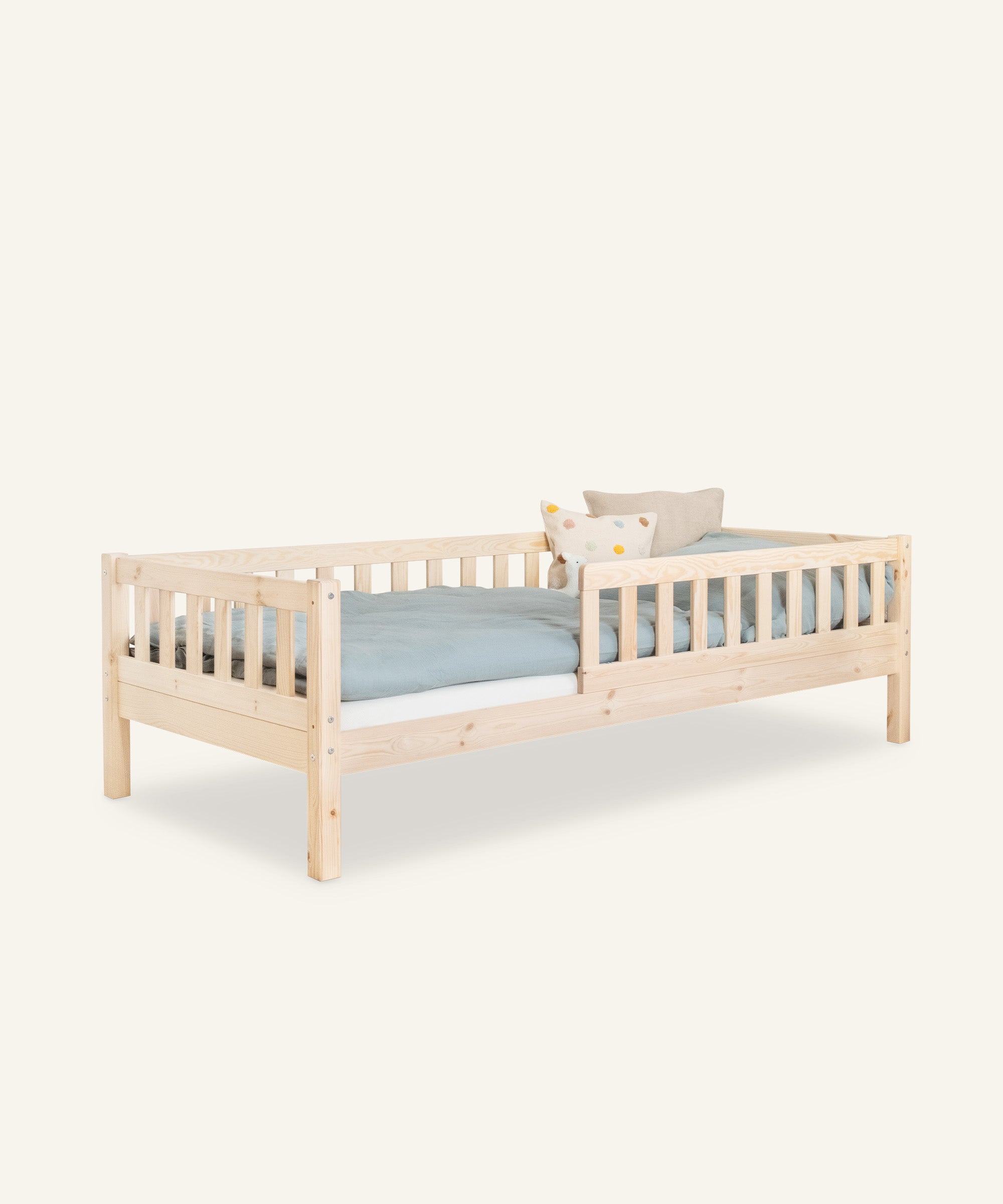 ehrenkind-kinderbett-lille-90-200-cm-aus-kiefer-natur-mit-rausfallschutz image 1