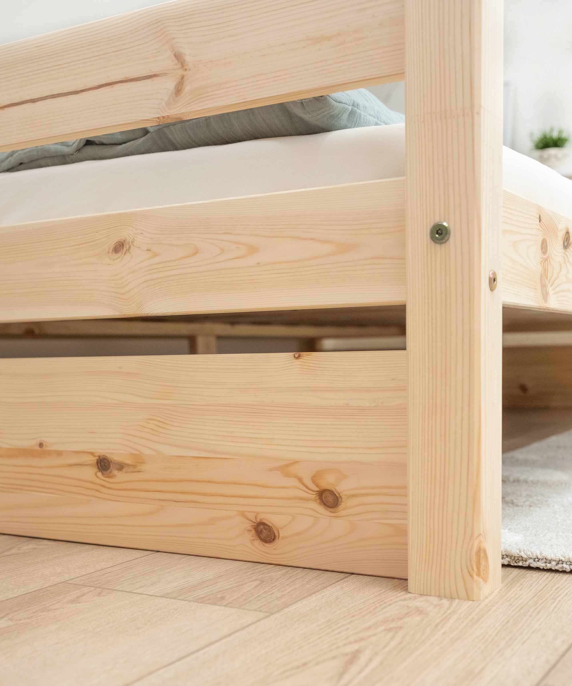 ehrenkind-kinderbett-sona-fsc-kiefernholz-natur-mit-abnehmbarem-rausfallschutz image 5