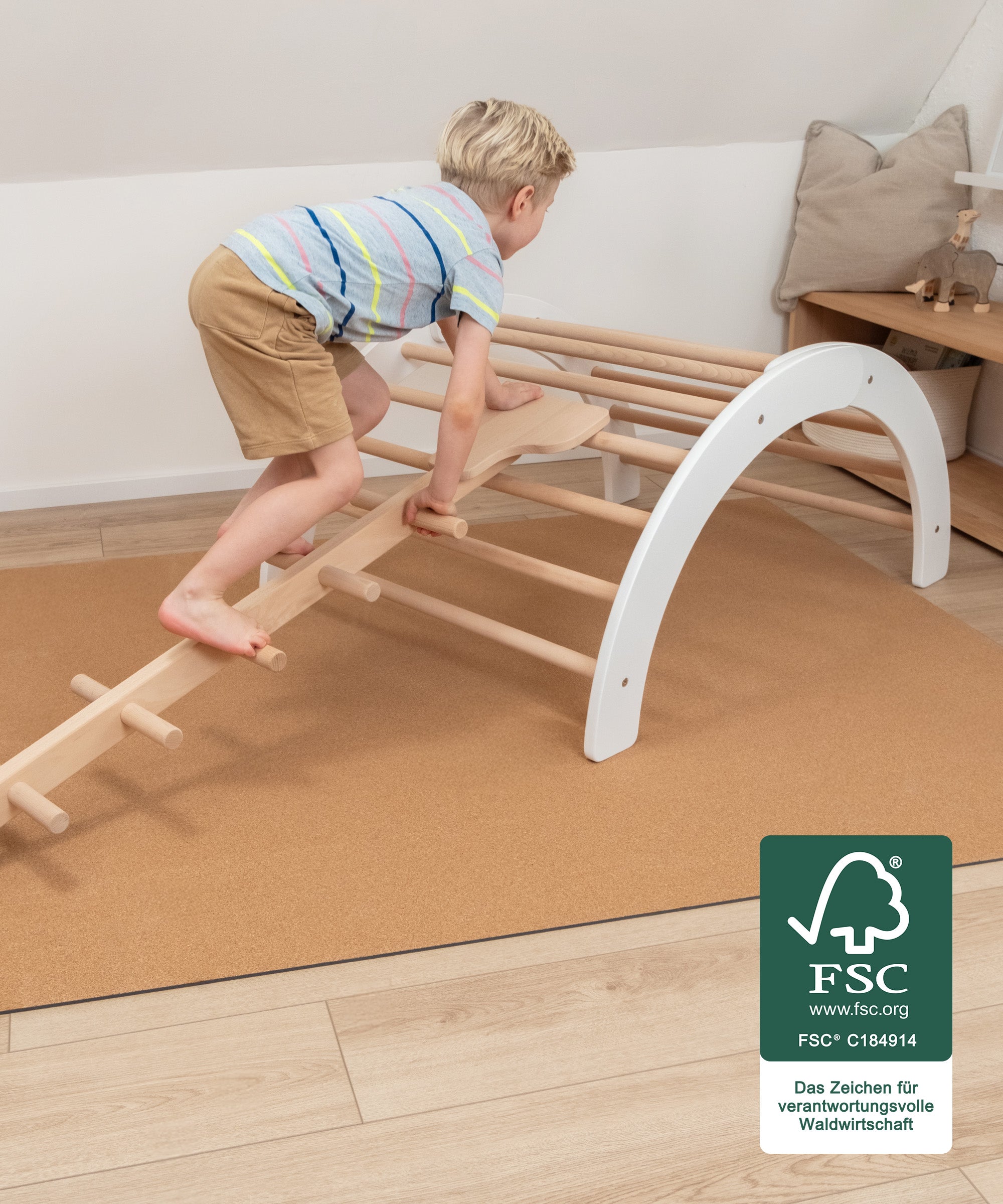 ehrenkind-kletterbogen-natur-wei-montessori-kletterger-t-mit-wippfunktion image 4
