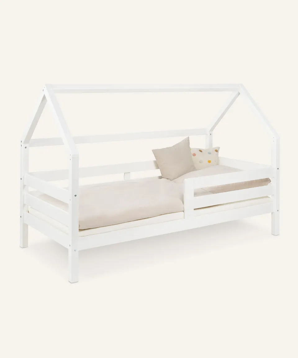 ehrenkind-hausbett-sona-b-ware-aus-kiefer-wei-nicht-bodentief-aufbaubar image 1
