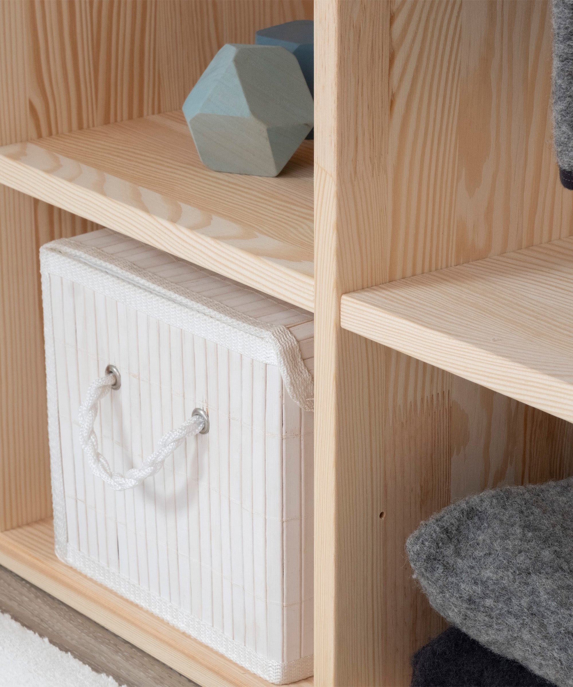 ehrenkind-montessori-kleiderschrank-kiefer-kinderzimmerschrank-zur-selbstst-ndig image 5