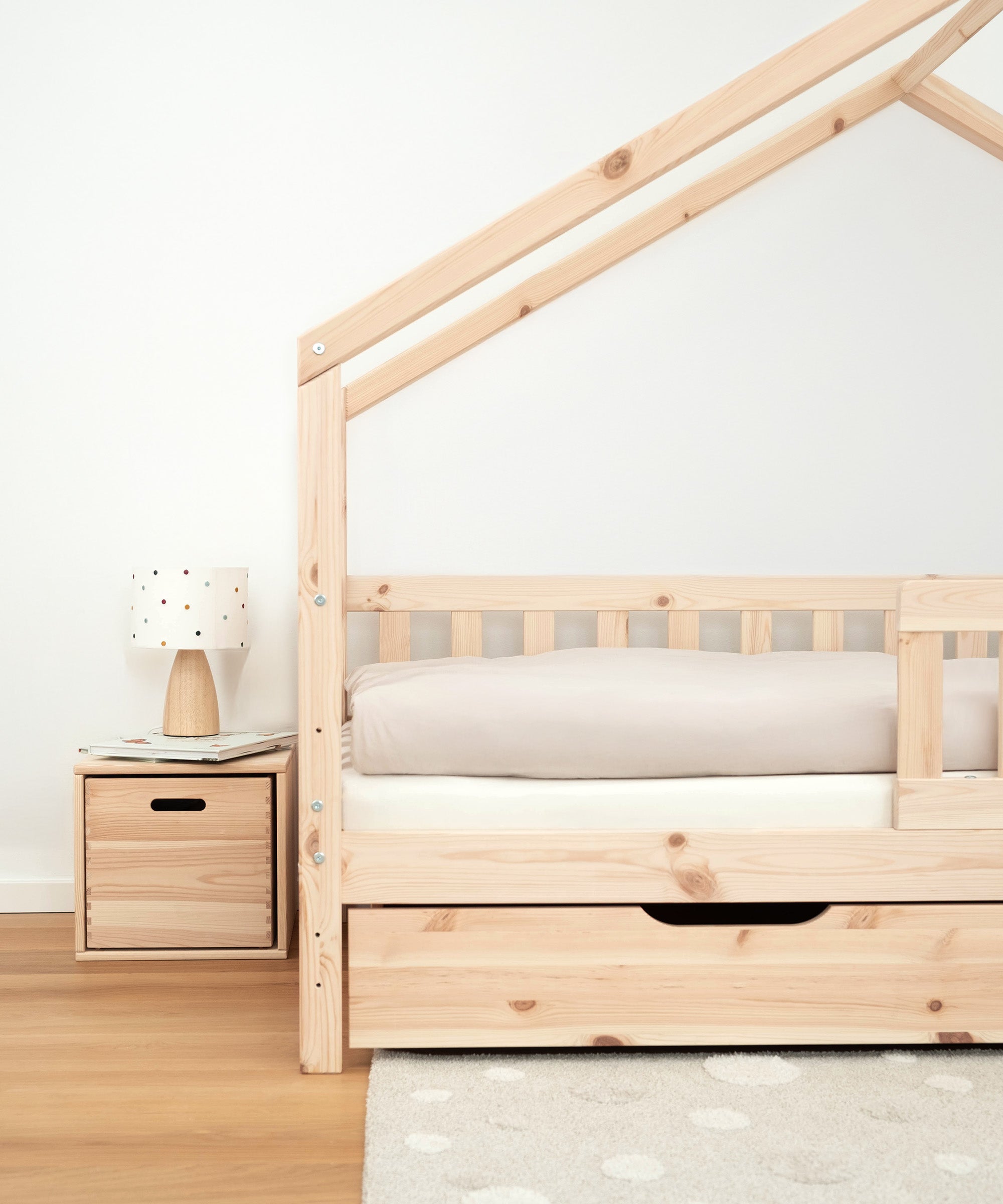 ehrenkind-panorama-hausbett-lille-kiefer-natur-2-in-1-kinderbett image 6