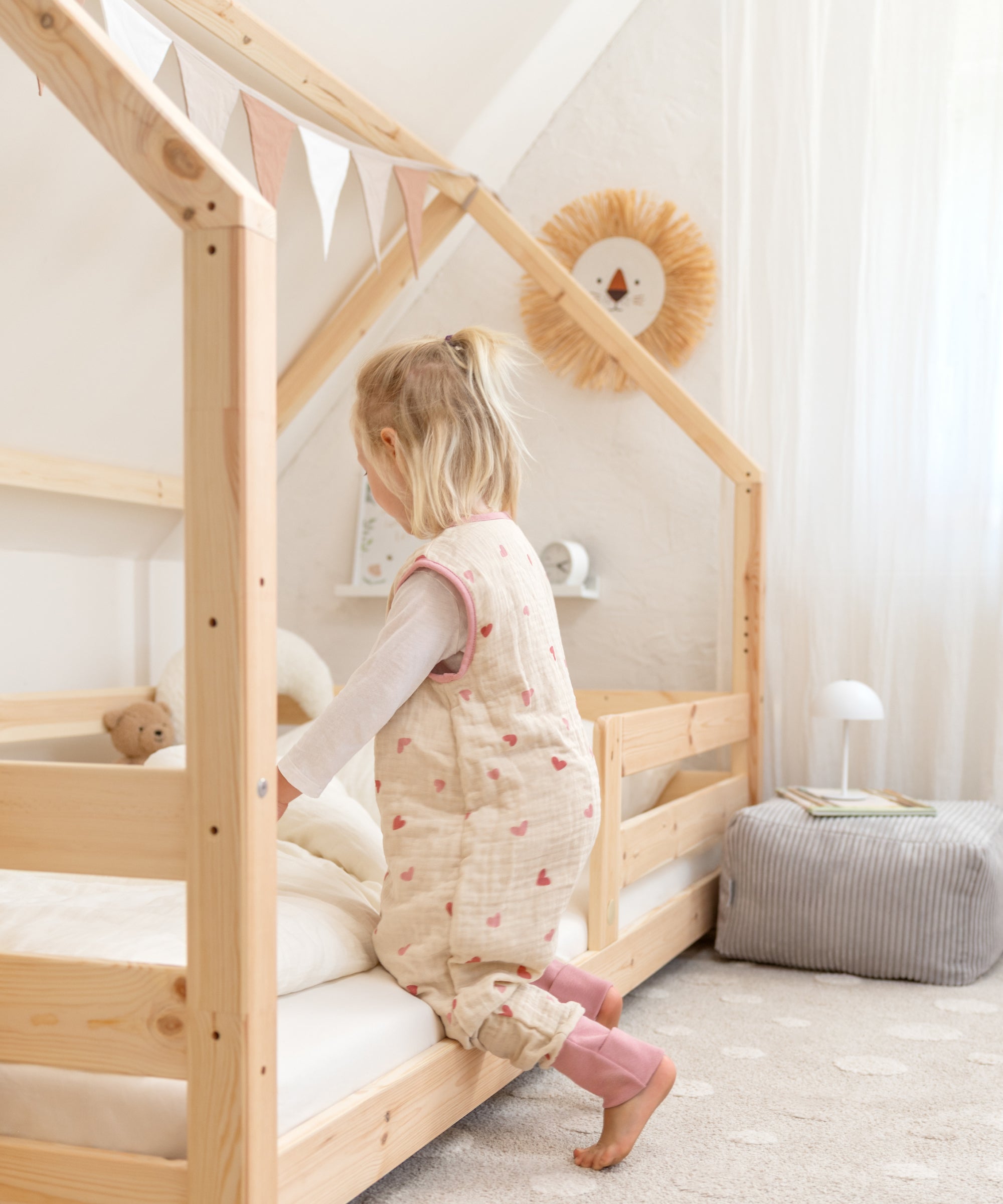 ehrenkind-hausbett-sona-kiefer-wei-h-henverstellbar-2-in-1 image 6