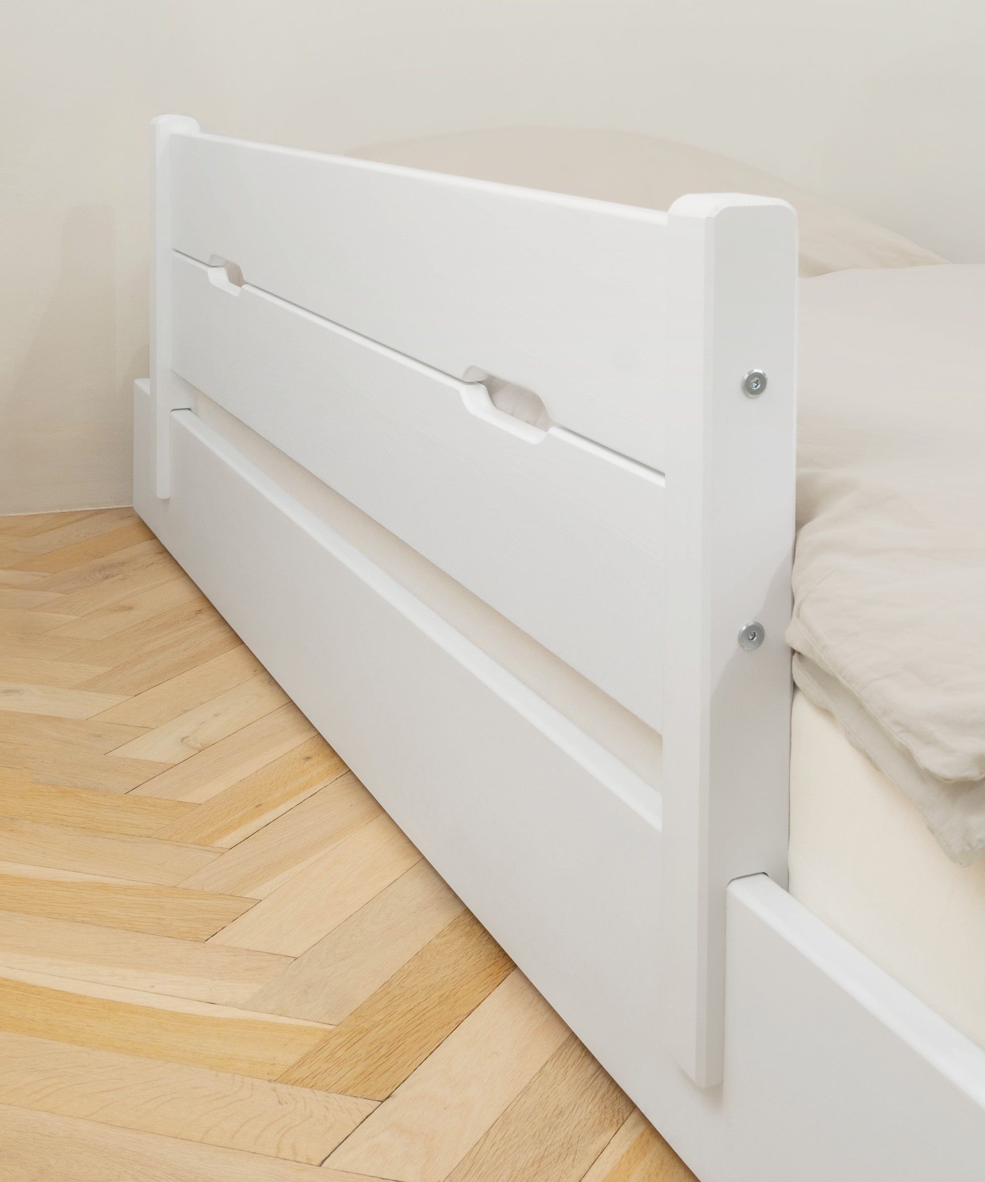 ehrenkind-rausfallschutz-plano-aus-massiver-kiefer-wei-lackiert-passendes-zubeh- image 2
