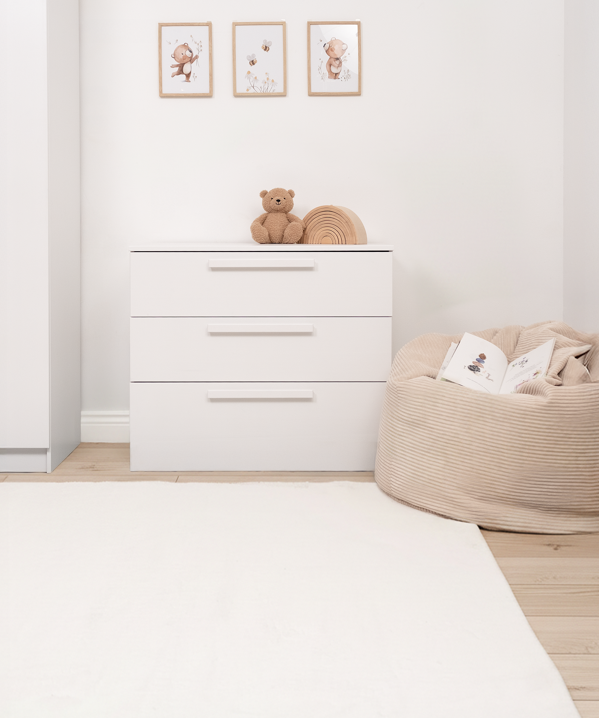 ehrenkind-kommode-linia-mit-rollschublade-kiefer-wei-lackiert-voll-ausziehbar image 2