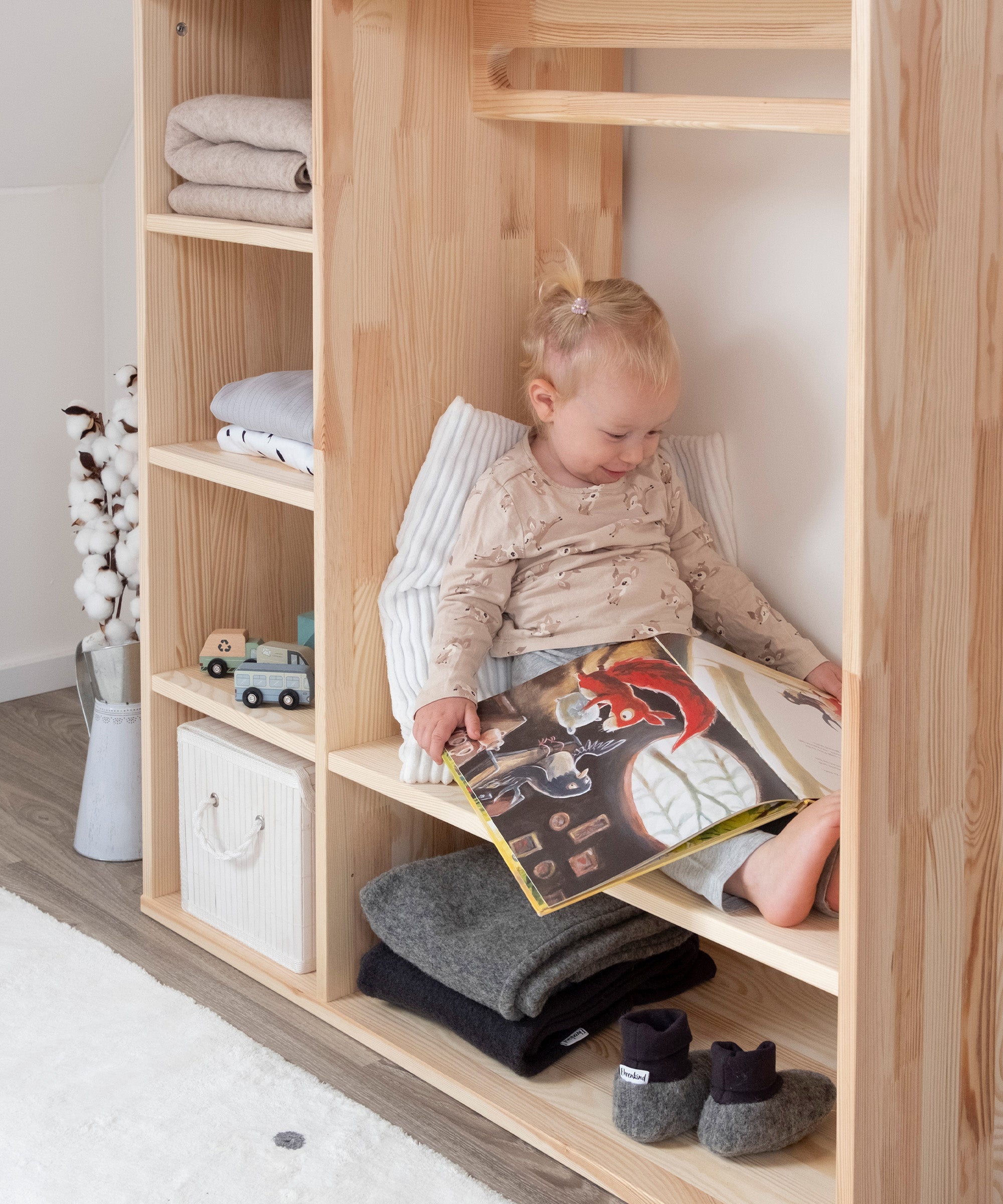 ehrenkind-montessori-kleiderschrank-b-ware-aus-kiefer image 6